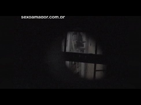 ❤️ Blondie é gravada en segredo por un voyeur do barrio escondido detrás de ladrillos ocos ❌ Porno vk en nós ❌️